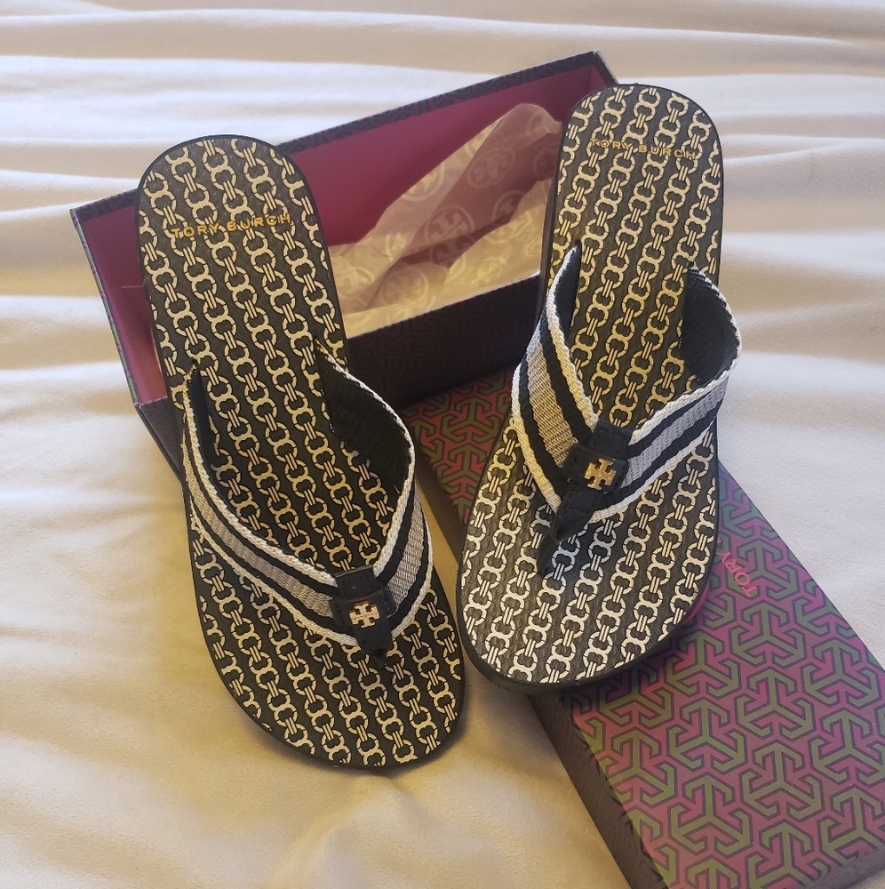 Tory Burch Gemini link wedge flip flops